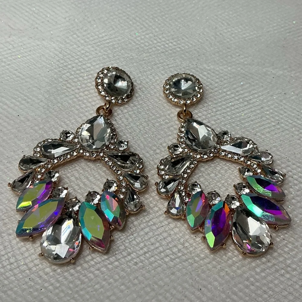 💖 Iridescent Aurora Borealis Crystal Drop Earrings